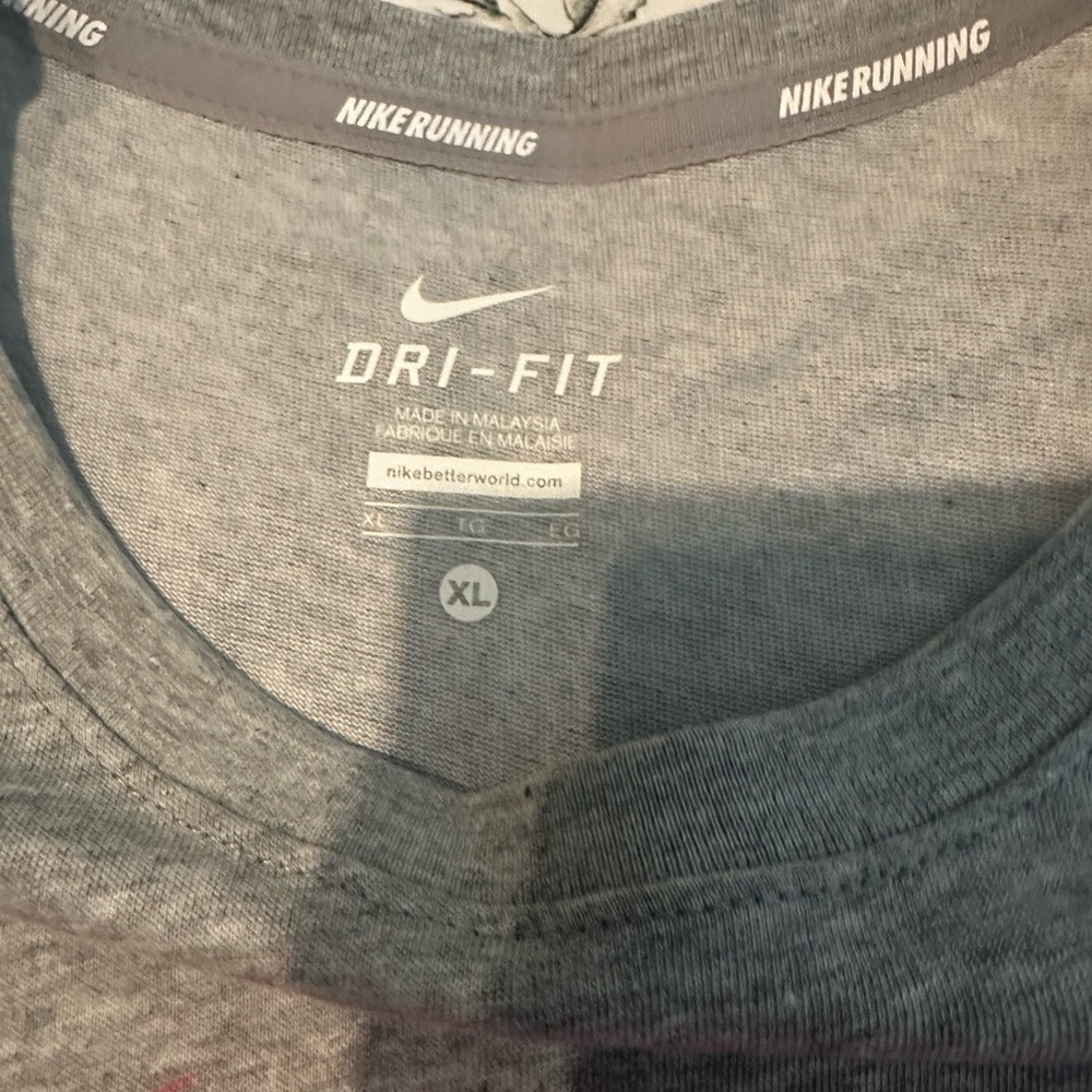 Nike Dri-FIT Graphic Running Tee - Picture 3 of 4